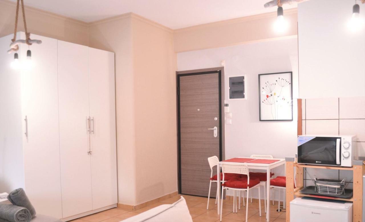 Athens Modern Minimalistic Sunny Studio With Balcony Διαμέρισμα Εξωτερικό φωτογραφία